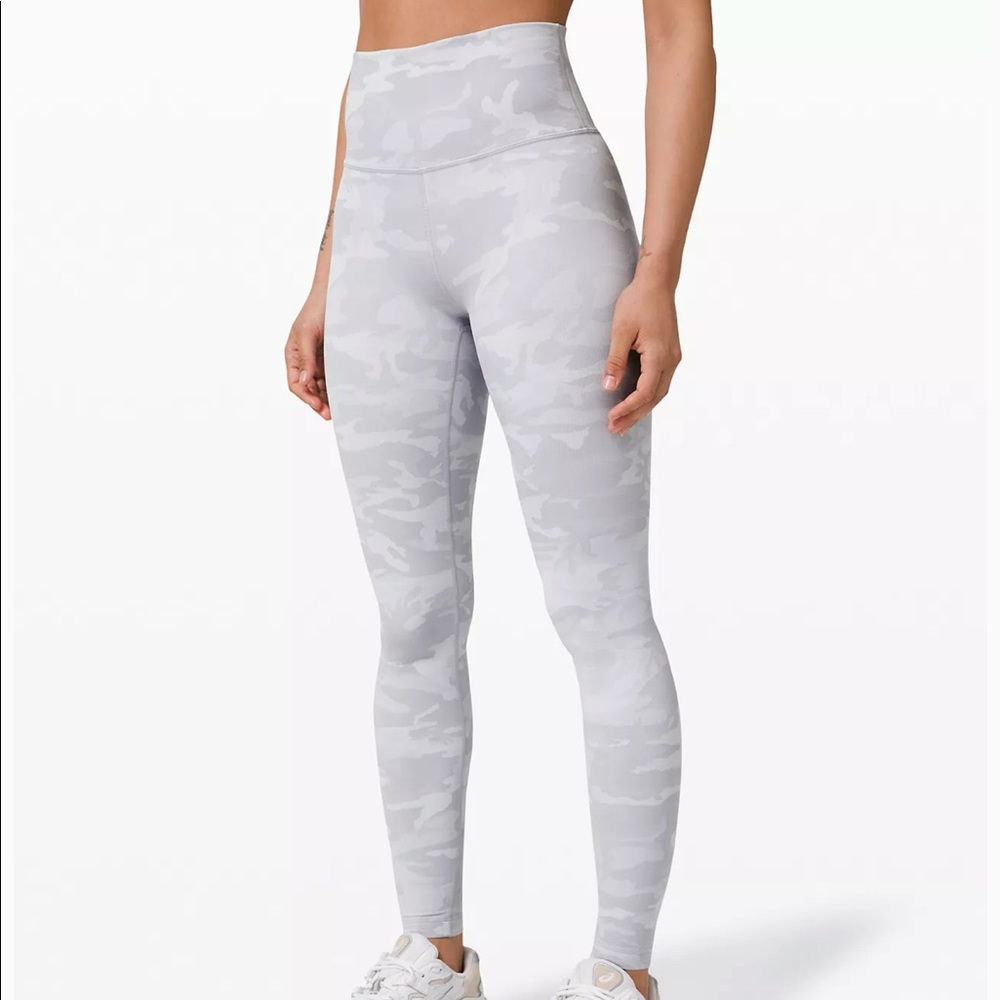 Wunder Under High-Rise Tight 28" 
Luxtreme